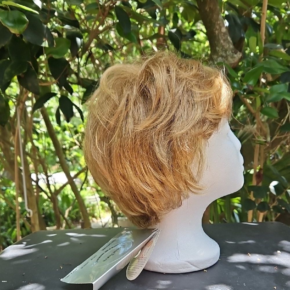 Brown Layered Wig with Natural Texture and Volume - Picture 2 of 5